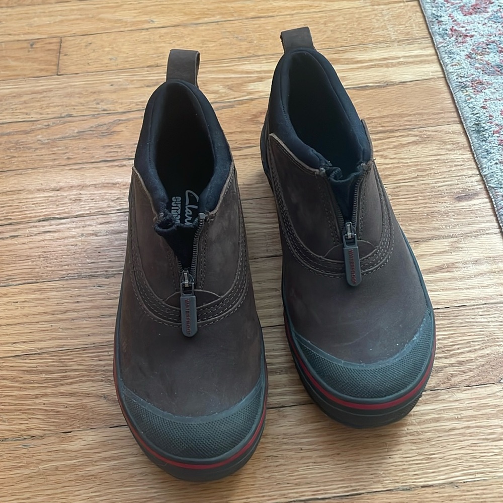 Clarks brown leather waterproof thinsulated shoes